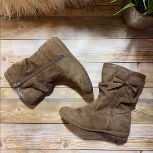 🧁Cupcake Couture “Bonnie” Suede Boots